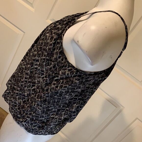 Joie adjustable strap top. - Picture 3 of 6